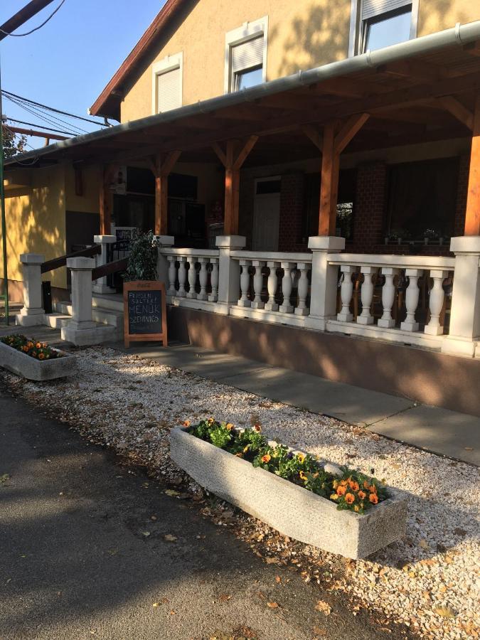 Park Panzio Budapest Budapeste Exterior foto